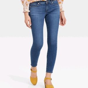 NWT Universal Thread Curvy Skinny Jean